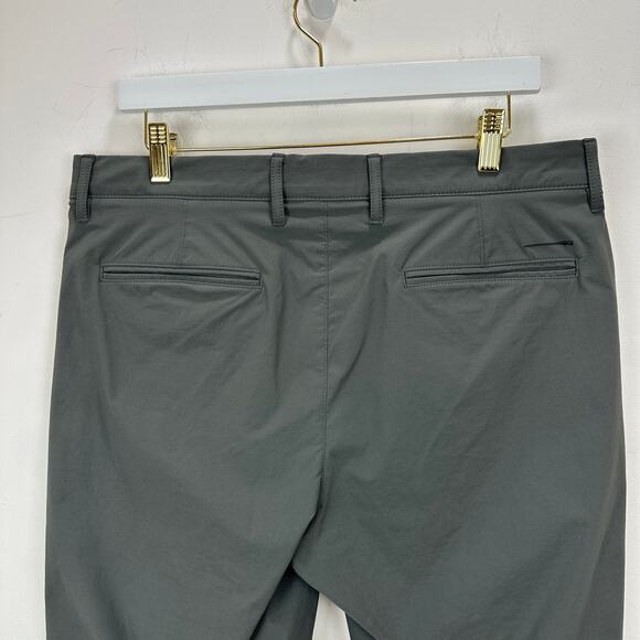 J.Crew 9" Tech Short Coal Gray Stretch UPF 50 Regular Minimalist Mens US 33 - Picture 10 of 14